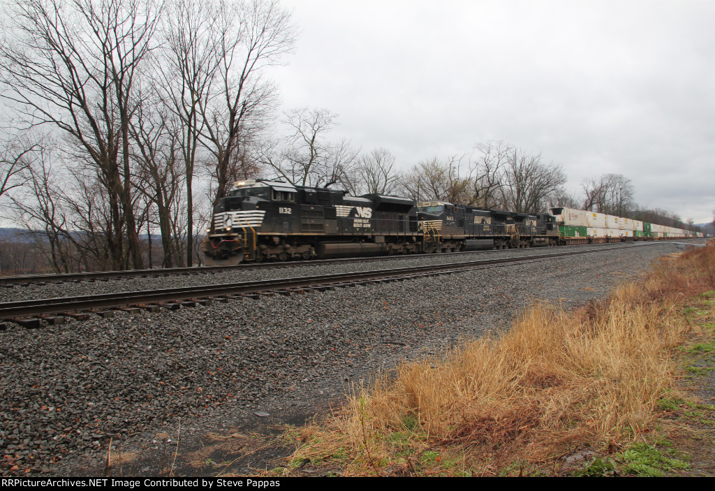 NS 1132 leads train 21J west at MP 116